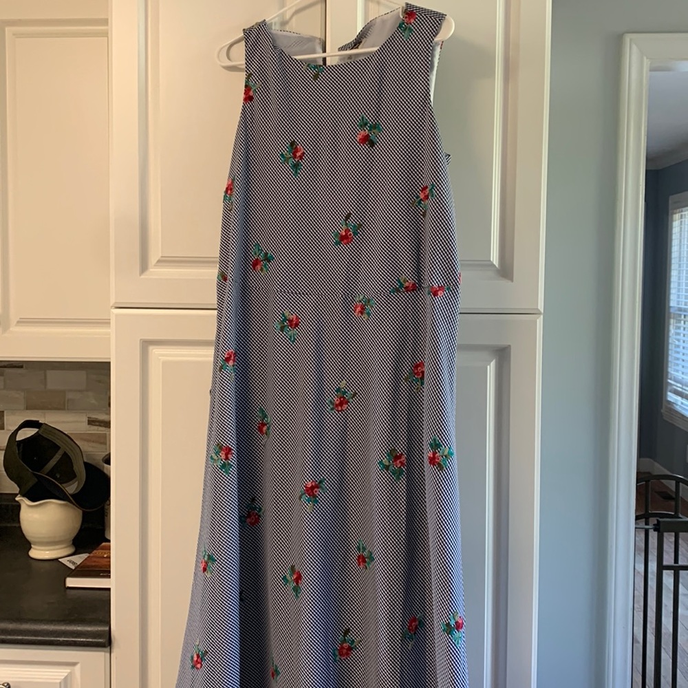 Sleeveless Anne Klein dress